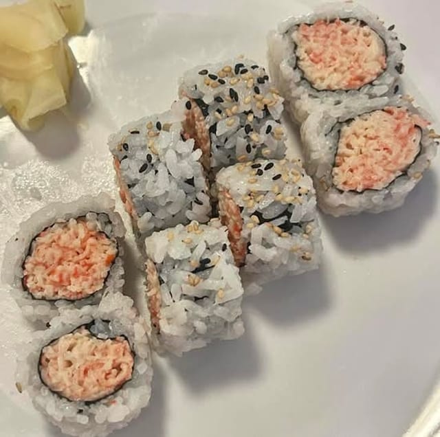 Spicy kani roll.