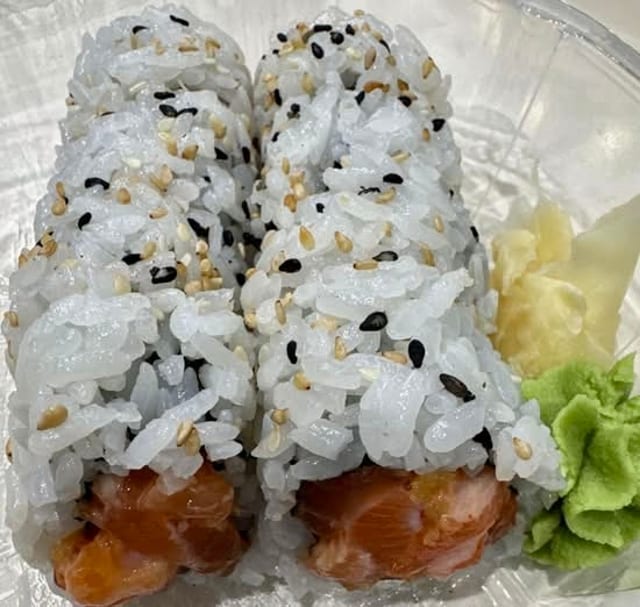 Spicy salmon roll.
